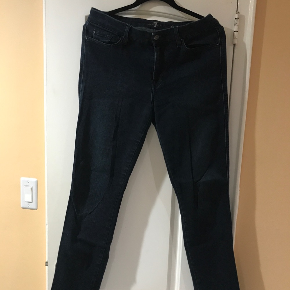 7 for all mankind- Karah Straight Leg- size 32.